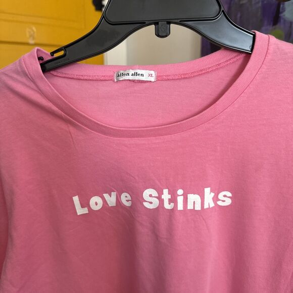 Allen Allen Long Sleeved Crewneck Women's Pink “Love Stinks” T Shirt XL - Picture 2 of 6